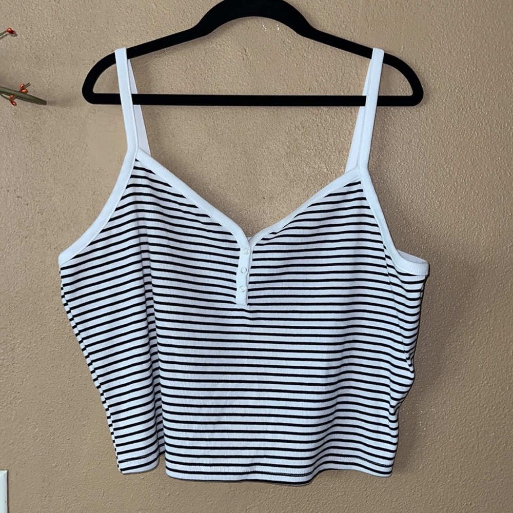 striped spaghetti strap crop top